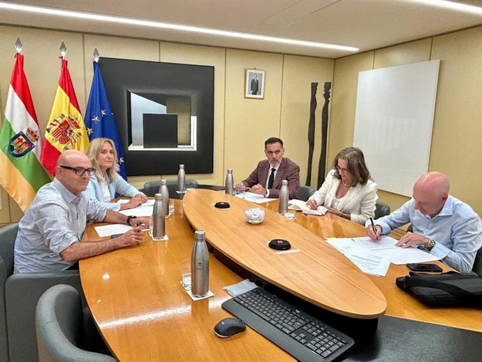La Mesa del Parlamento califica y admite a trámite 1.162 propuestas de resolución presentadas por los grupos