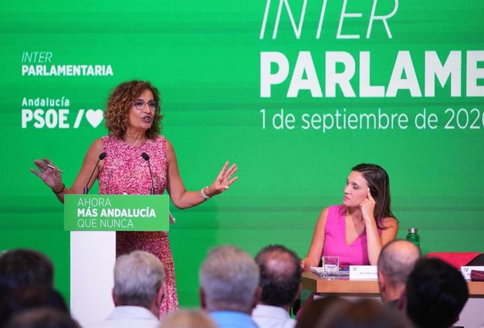 La secretaria general del PSOE-A, María Jesús Montero, interviene ante la Interparlamentaria del PSOE-A reunida en Sevilla.