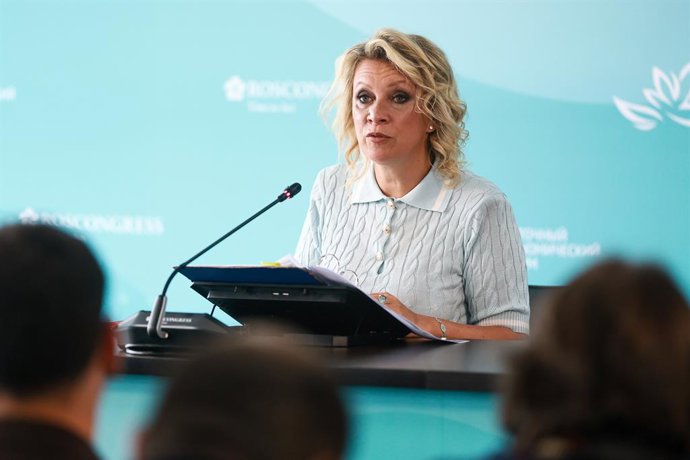 RÚSSIA, VLADIVOSTOK – 1º DE SETEMBRO DE 2026: Maria Zakharova, secretária de imprensa do Ministério das Relações Exteriores da Rússia, dá uma entrevista coletiva durante o Fórum Econômico do Leste (EEF) de 2026, na Universidade Federal do Extremo Oriente,