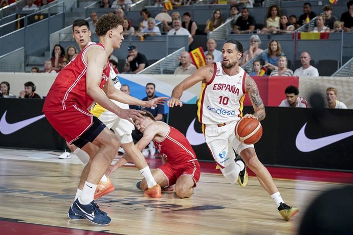 Archivo - Francis Alonso durante el partido entre la selección española y Dinamarca de la fase de clasificación para el Mundial de Baloncesto de 2027