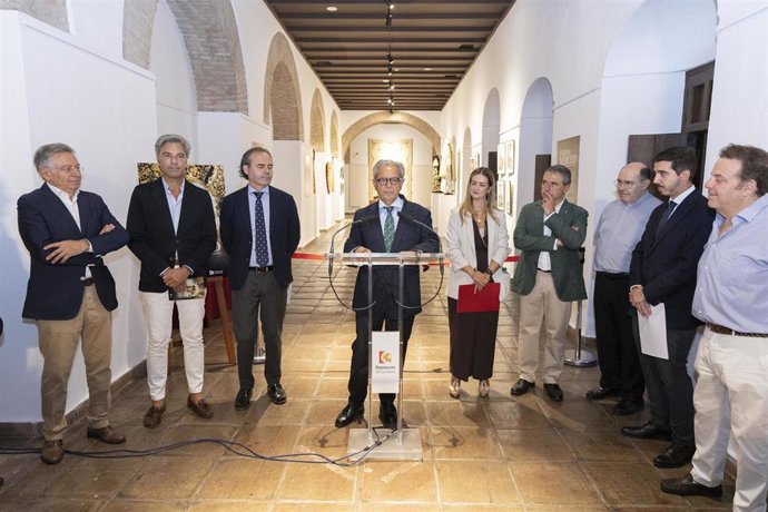 El presidente de la institución provincial, Salvador Fuentes, en la inauguración de la exposición 'Eterna Merced: años de historia, arte y devoción'.