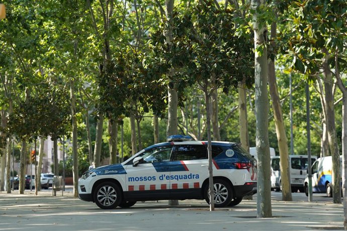 Archivo - Arxiu - Patrullaje de Mossos d'Esquadra, a 7 de juliol de 2026, a  L'Hospitalet de Llobregat, Barcelona, Catalunya (Espanya). 