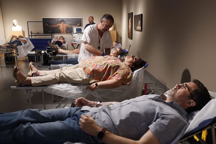Archivo - Andalucía ha reforzado la donación de sangre y plasma en verano con la campaña 'Mi verano salva vidas' .