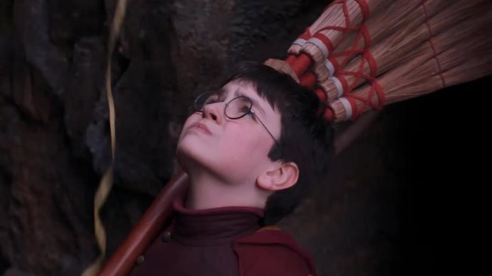 Teaser tráiler de la serie de Harry Potter: Euforia en el Gran Comedor antes del primer partido de Quidditch