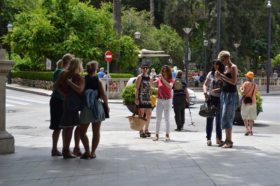 Archivo - Turistas, turismo, Palma, foto, vacaciones.