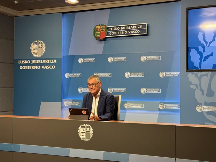 El viceconsejero de Empleo e Inclusión del Gobierno Vasco, Alfonso Gurpegui, en rueda de prensa.