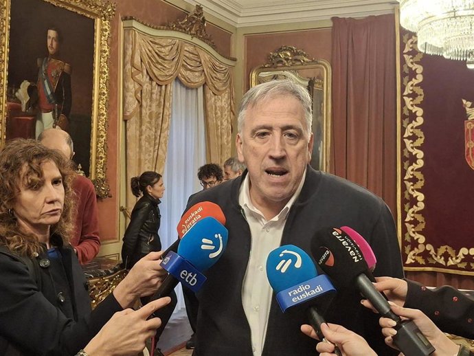 Archivo - Joseba Asiron, alcalde de Pamplona, en una imagen de archivo.