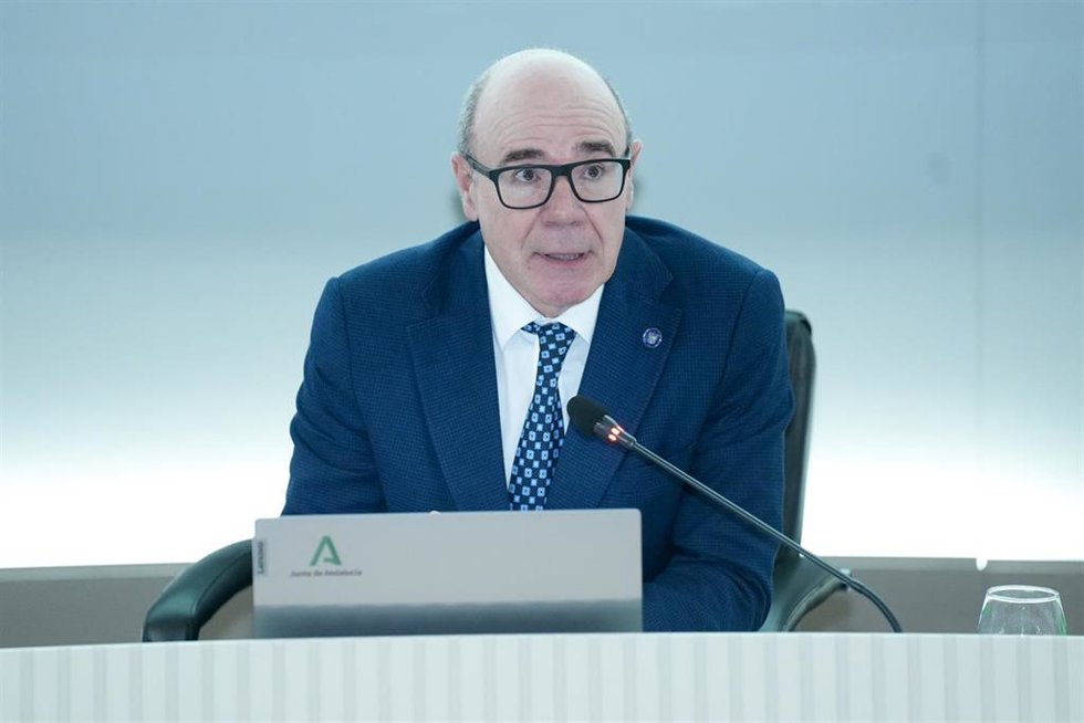 Archivo - El rector de la UGR, Pedro Mercado, en una imagen de archivo.