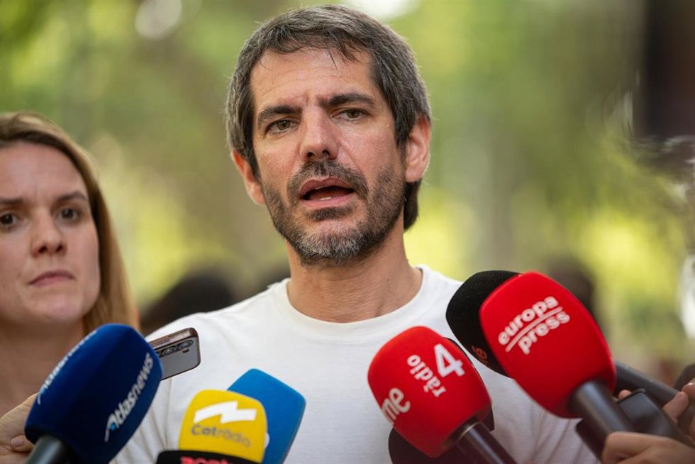 Archivo - El ministro de cultural, Ernest Urtasun, ofrece declaraciones a la prensa, durante la manifestación y el desfile del Pride Barcelona 2026, a 18 de julio de 2026, en Barcelona, Cataluña (España).