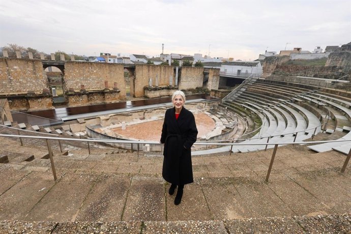 La consejera de Cultura, Patricia del Pozo, en el Teatro Romano de Itálica