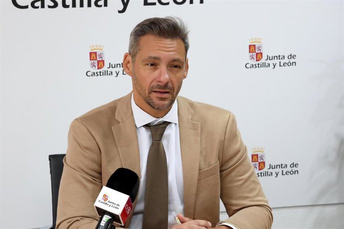 El gerente del Servicio Público de Empleo de Castilla y León, Jesús Blanco, analiza los datos del paro de agosto