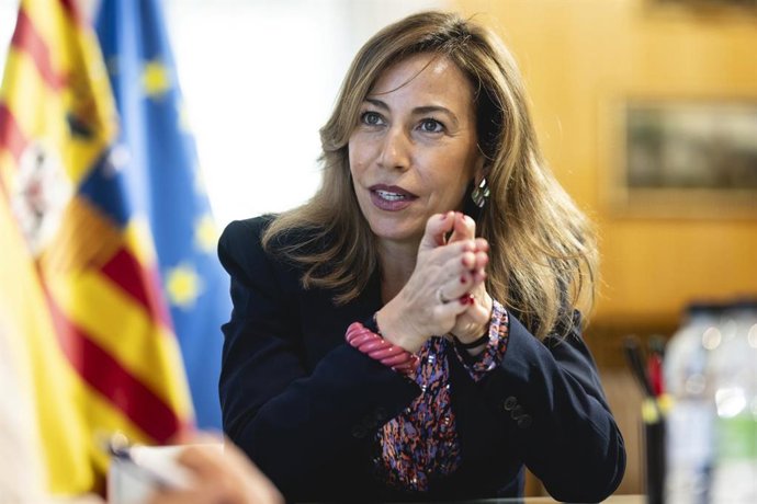 Archivo - La alcaldesa de Zaragoza, Natalia Chueca, durante una entrevista para Europa Press, a 11 de abril de 2024, en Zaragoza, Aragón (España). Natalia Chueca se licenció en Administración y Dirección de Empresas por la Universidad de Zaragoza en 1998 