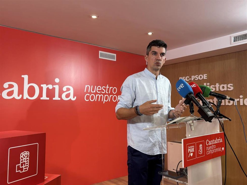 El secretario general del PSOE en Santander, Daniel Fernández.