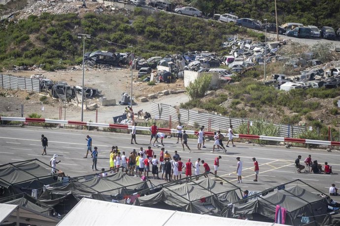 Vista de una de las zonas habilitadas para acoger a los migrantes en Ceuta, a 31 de agosto de 2026, en Ceuta (España). 
