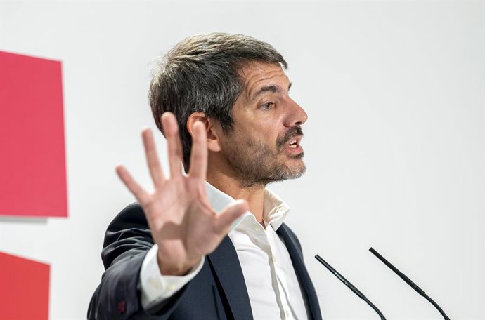 El ministre de Cultura i portaveu de Sumar, Ernest Urtasun, intervé en una compareixença davant dels mitjans de comunicació, a 31 d'agost del 2026, a Madrid (Espanya). 