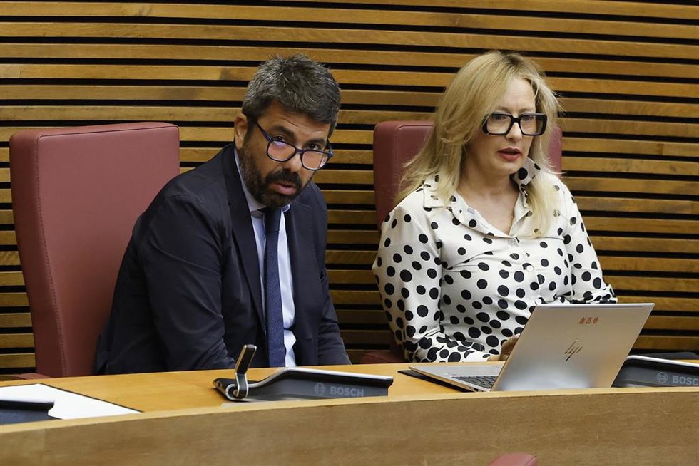 Archivo - El expresident de la generalitat Valenciana, Carlos Mazón,  durante una sesión de control