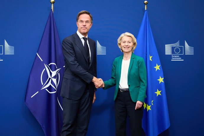 La presidenta de la Comisión Europea, Ursula von der Leyen, y el secretario general de la OTAN, Mark Rutte