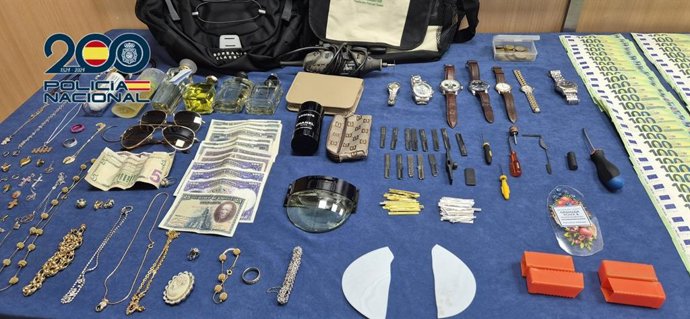 Material intervingut per la Policia