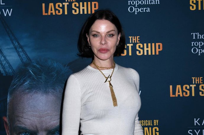 Debi Mazar denuncia "toxicidad" en el rodaje de Entourage. El séquito: "No les gustó que engordara"