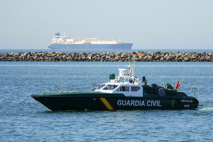 Archivo - Embarcación de la Guardia Civil durante el ejercicio de seguridad realizado el día de hoy en el Puerto de Huelva, A 21 de mayo de 2025 en Huelva, Andalucía (España). 