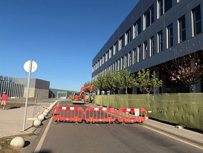 El recinto del Hospital de León, con cortes de tráfico con motivo de las obras de la REA.
