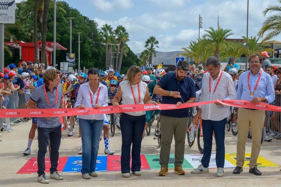 López Miras destaca el "protagonismo" de la Región con la llegada de La Vuelta Ciclista
