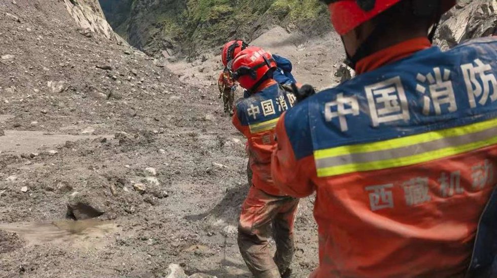 Imagne de archivo de las labores de búsqueda y rescate en el paso de Gyirong, en la frontera ente China y Nepal.