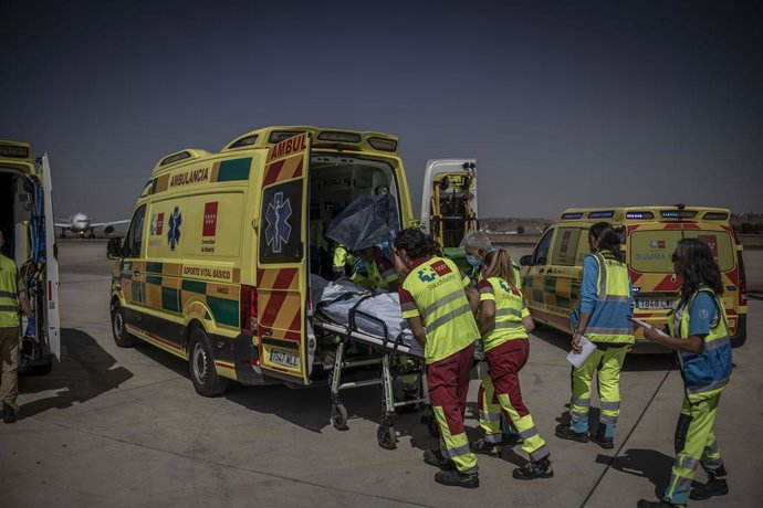 Evacuação de soldados ucranianos feridos.