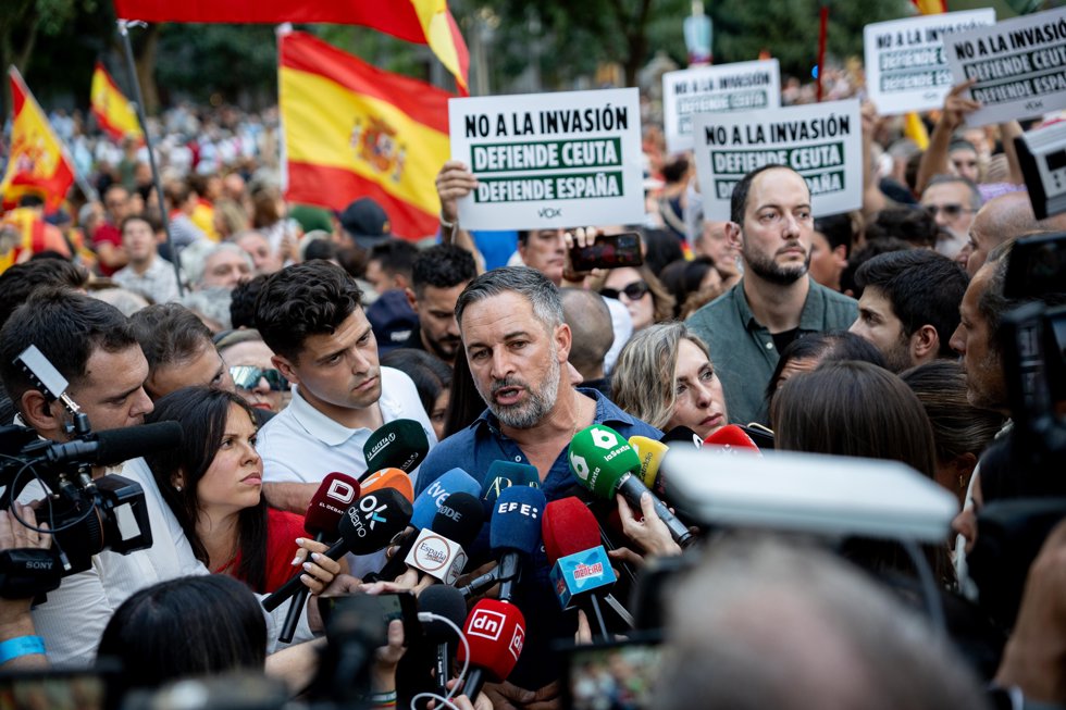 El presidente de Vox, Santiago Abascal , interviene durante una concentración en solidaridad con Ceuta, a 2 de septiembre de 2026, en Madrid (España).