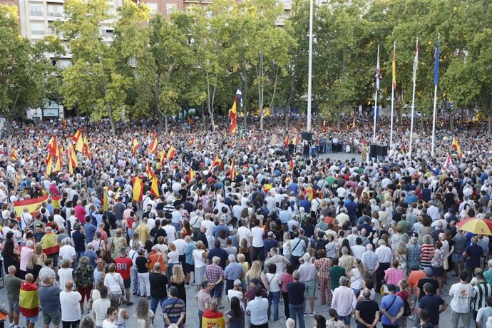 Logroño muestra en una concentración su apoyo y solidaridad con Ceuta; "Su frontera, es la frontera de todos"