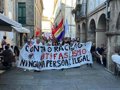 Una protesta carga en Santiago contra la "reacción racista" ante la crisis de Ceuta: "Ninguna persona es ilegal"