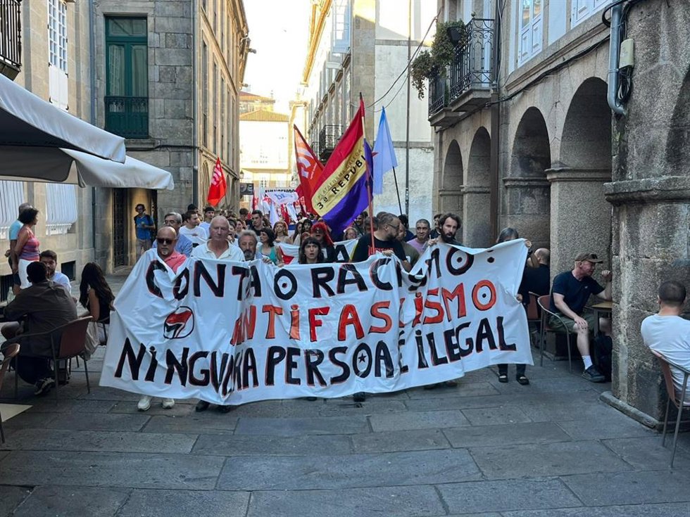 Manifestación contra el racismo ante la crisis migratoria de Ceuta, en Santiago de Compostela, a 2 de septiembre de 2026.