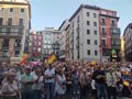Multitudinaria concentración en Pamplona "en defensa de Ceuta y la integridad nacional"
