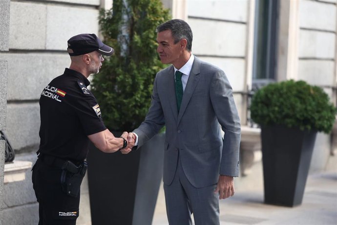 El presidente del Gobierno, Pedro Sánchez, a su llegada a una sesión plenaria en el Congreso de los Diputados, a 3 de septiembre de 2026, en Madrid (España). 