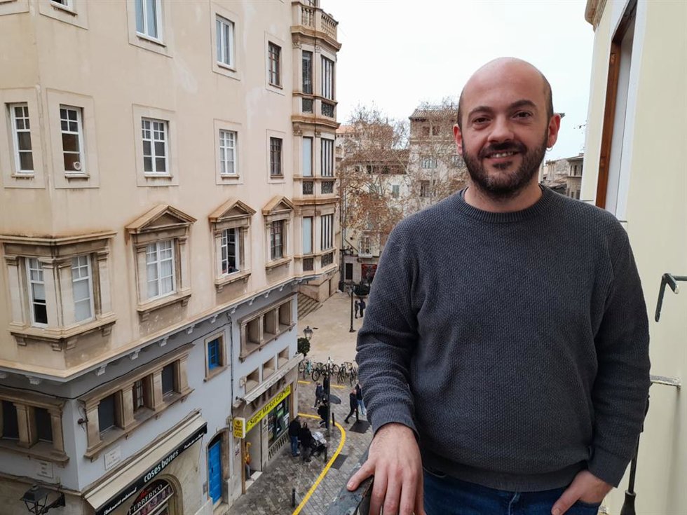 Archivo - El regidor de MÉS per Palma, Miquel Àngel Contreras, critica el fin de la colaboración entre el Ayuntamiento de Palma y el festival Febrer Negre tras ocho años.