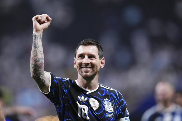 Archivo - Lionel Messi celebra la victoria de Argentina ante Inglaterra en las semifinales del Mundial de Estados Unidos, México y Canadá