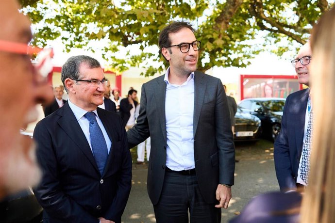El vicepresidente primero y titular de Economía, Carlos Cuerpo, participa en el 40 Encuentro de AMETIC, en el Palacio de la Magdalena, a 2 de septiembre de 2026, en Santander, Cantabria (España). El foro, celebrado en Santander dentro de los cursos de ver