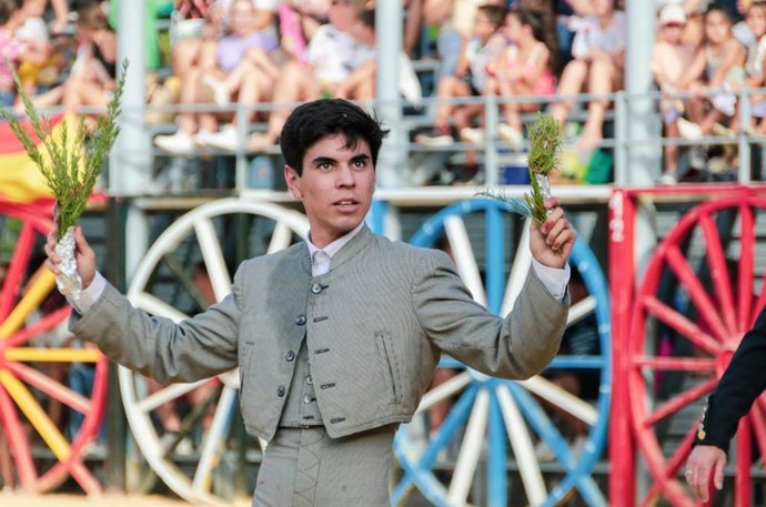 Archivo - Sergio Sánchez, de una Escuela Taurina (Mérida), en la Feria de La Algaba, como imagen de recurso