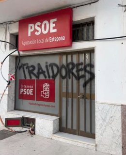 Sede del PSOE de Estepona (Málaga) vandalizada.