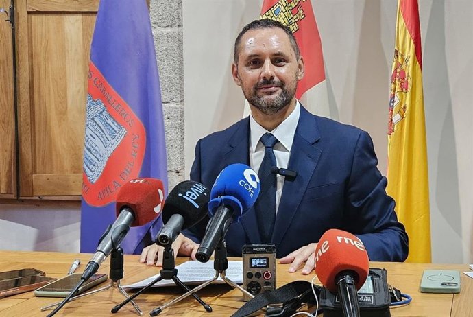Portavoz del equipo de Gobierno del Ayuntamiento de Ávila, José Ramón Budiño, en la rueda de prensa tras la Junta de Gobierno del Ayuntamiento de Ávila.
