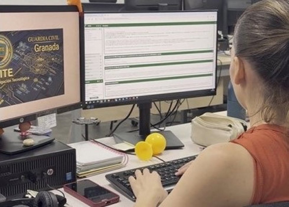 La Guardia Civil ha detectado un repunte en las estafas de este tipo, en las que las víctimas sufren principalmente cargos no autorizados o el vaciado parcial o total de sus cuentas