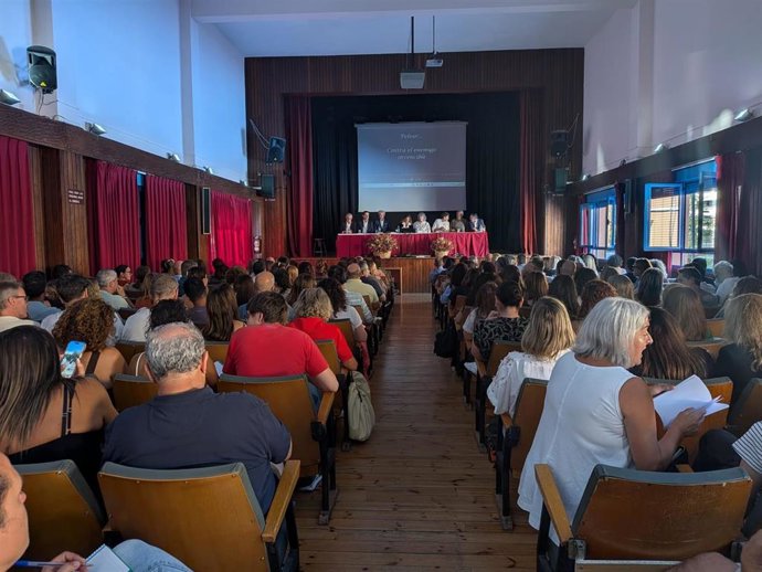 Reunión de la consejería de Educación con las direcciones de los centros de Infantil y Primaria.