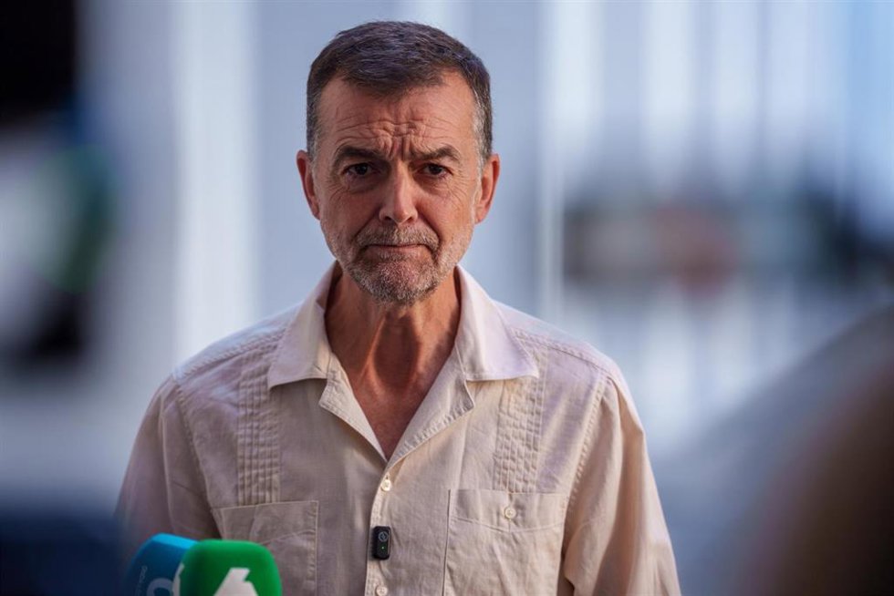 El portavoz del G.P Por Andalucía, Antonio Maíllo Cañadas atiende a los medios. Imagen de archivo.