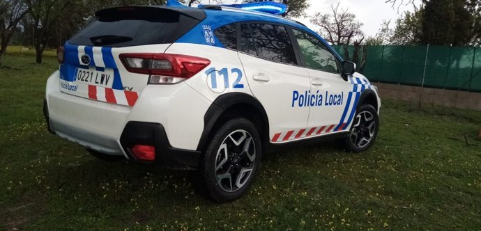 Vehículo de la Policía Local de Laguna.