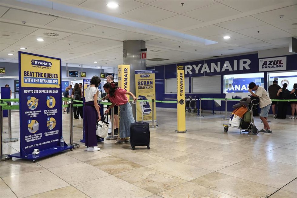 Archivo - Mostradores de la aerolínea Ryanair, en la Términal 1 (T1) del Aeropuerto Madrid-Barajas Adolfo Suárez (MAD), a 16 de julio de 2026, en Madrid (España).