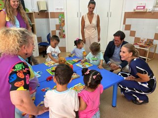 Visita a la escuela infantil 'Las Norias', en El Ejido (Almería), con motivo del inicio del curso 2026/27 en el primer ciclo de Educación Infantil.