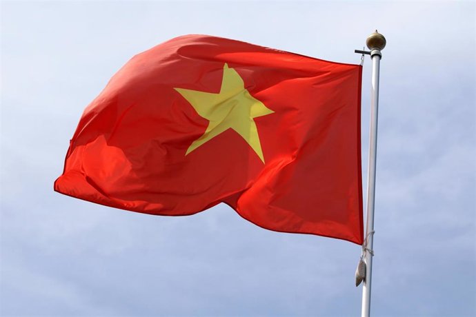 Archivo - Imagen de archivo de la bandera de Vietnam.