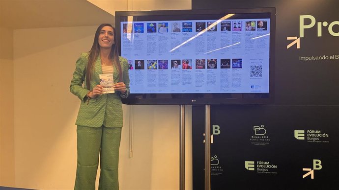 La presidenta de ProBurgos, Andrea Ballesteros, ha presentado el programa.