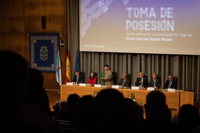 Archivo - Toma de posesión de la rectora de la UVigo, Carmen García Mateo.