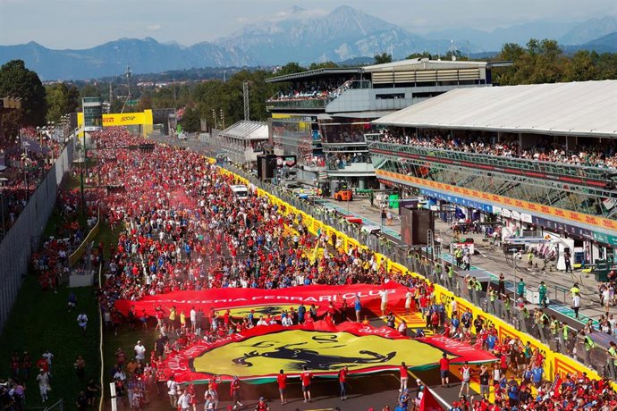 Archivo - Aficionados en el trazado de Monza, en el Gran Premio de Italia de Fórmula 1 2025.